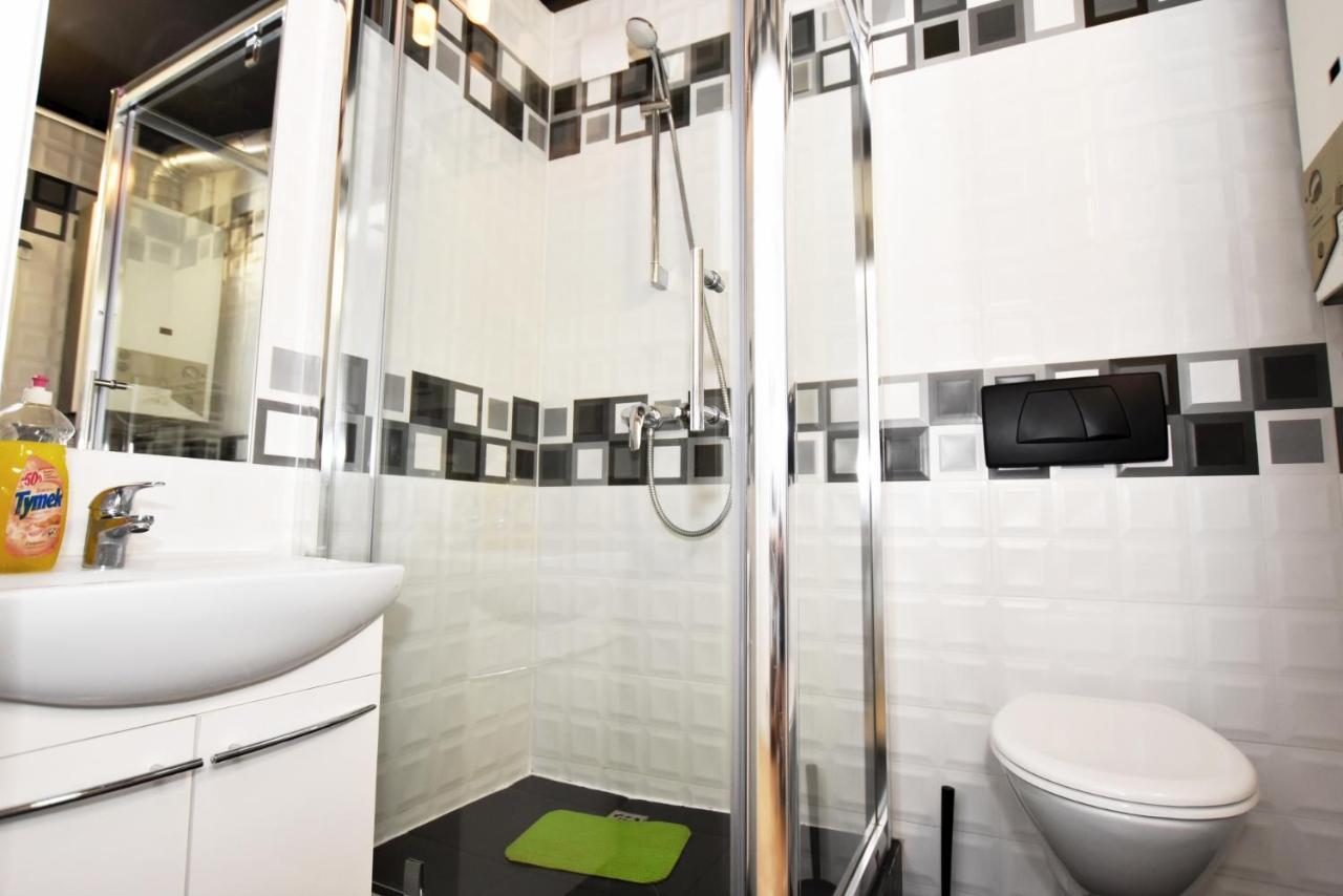 City Central Hostel Вроцлав Екстериор снимка