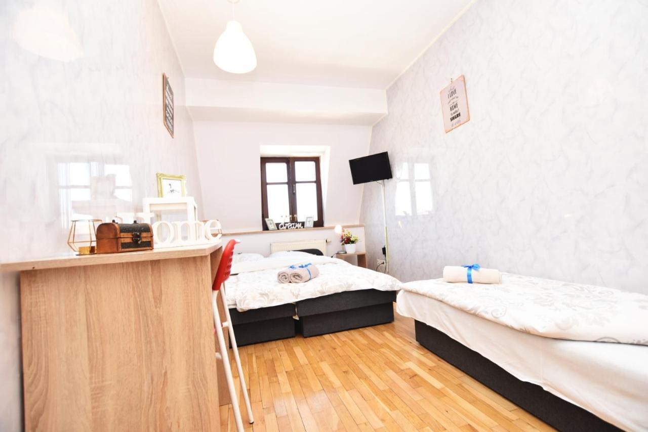 City Central Hostel Вроцлав Екстериор снимка