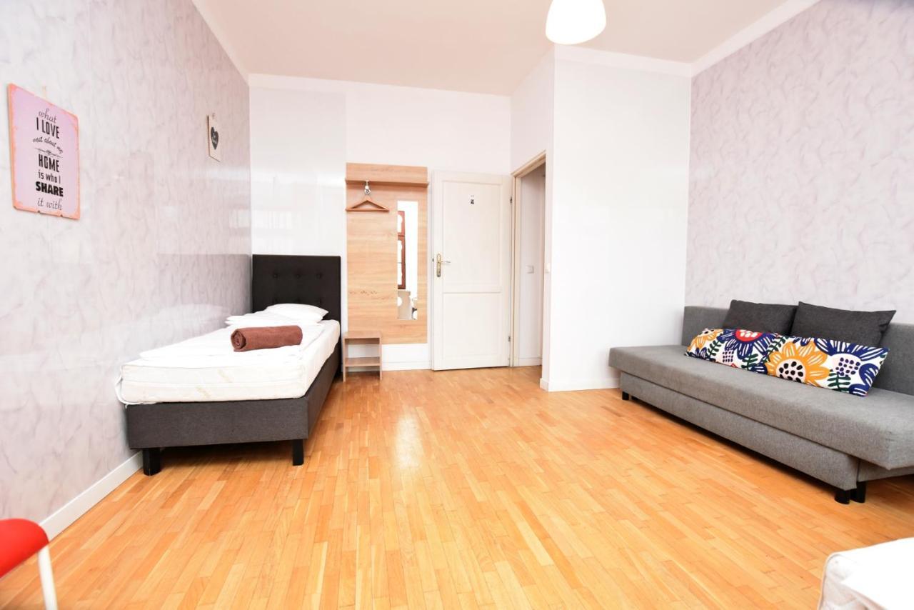 City Central Hostel Вроцлав Екстериор снимка